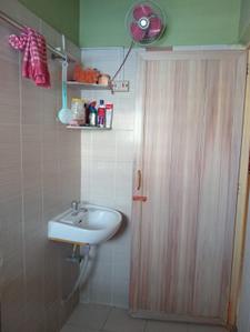 Bathroom Image of 1000 Sq.ft 2.5 BHK Apartment / Flat for sale in Haltu Kolkata for Rs. 5000000