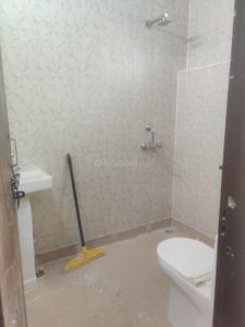 Bathroom Image of 1400 Sq.ft 2 BHK Builder Floor for rent in Palam Vihar Gurgaon for Rs. 25000