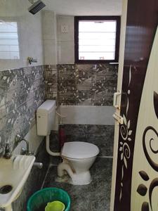 Bathroom Image of 550 Sq.ft 1 BHK Independent House for rent in Medavakkam Chennai for Rs. 10500