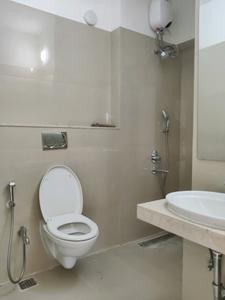 Common Bathroom Image of 780 Sq.ft 2.5 BHK Apartment / Flat for rent in Mulund West Mumbai for Rs. 70000