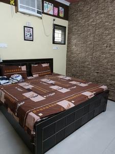 Bedroom Image of 1500 Sq.ft 3 BHK Apartment / Flat for sale in Dronacharya Apartments, Mayur Vihar Phase 1 New Delhi for Rs. 27500000