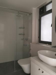 Common Bathroom Image of 1350 Sq.ft 3 BHK Apartment / Flat for sale in Lodha Aura, Sion Mumbai for Rs. 52500000