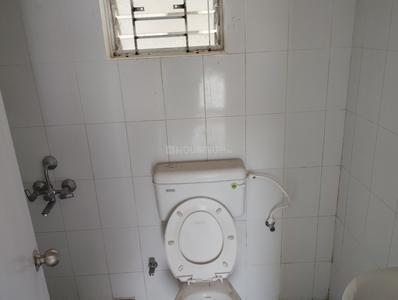 Bathroom Image of 920 Sq.ft 3 BHK Apartment / Flat for sale in Shapoorji Pallonji Shukhobrishti, New Town Kolkata for Rs. 6650000