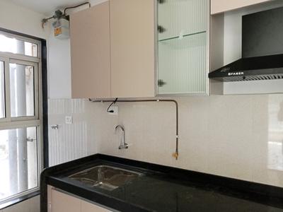 Kitchen Image of 600 Sq.ft 1.5 BHK Apartment / Flat for sale in Santacruz East Mumbai for Rs. 17500000