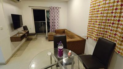 Living Room Image of 1150 Sq.ft 2 BHK Apartment / Flat for rent in Phoenix Golfedge Residences, Gachibowli Hyderabad for Rs. 49000