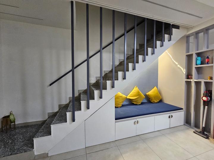 Lake tree Main Image 1