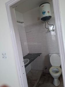 Bathroom Image of 2200 Sq.ft 4 BHK Apartment / Flat for rent in Sector 44 Noida for Rs. 52000