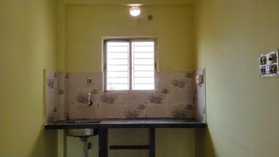 Kitchen Image of 850 Sq.ft 2 BHK Apartment / Flat for rent in Picnic Garden Kolkata for Rs. 11000