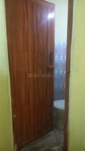 Bathroom Image of 800 Sq.ft 2 BHK Independent House for rent in Perumbakkam Chennai for Rs. 18000