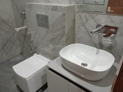 Bathroom Image of 2450 Sq.ft 4 BHK Apartment / Flat for sale in CGHS Friends Apartment, Sector 52 Gurgaon for Rs. 29000000