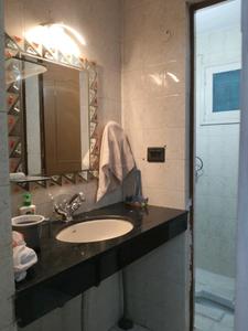 Common Bathroom Two Image of 1200 Sq.ft 3.5 BHK Apartment / Flat for rent in Mayur Vihar Phase 1 Pocket 2 RWA, Mayur Vihar Phase 1 New Delhi for Rs. 56000