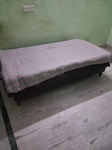 Bedroom Image of 1100 Sq.ft 3 BHK Independent House for rent in Govindpuri New Delhi for Rs. 20000