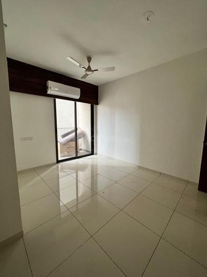 Saanvi Nirman Stella Main Image 1