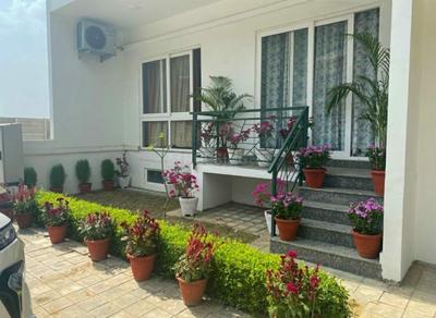 Balcony Image of 1400 Sq.ft 3 BHK Builder Floor for rent in Central Park Flower Valley, Sector 33 Sohna for Rs. 32500