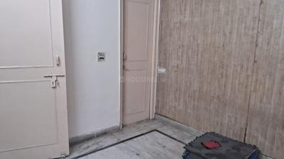 Bedroom Image of 700 Sq.ft 3 BHK Apartment / Flat for rent in Jamia Nagar New Delhi for Rs. 21000
