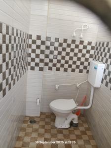 Bathroom Image of 1500 Sq.ft 2 BHK Independent House for rent in Pathauli Village Agra for Rs. 5500