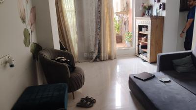 Living Room Image of 950 Sq.ft 2 BHK Apartment / Flat for rent in Mohini Castle, Khar West Mumbai for Rs. 130000