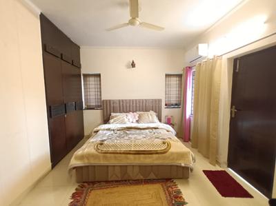 Bedroom Image of 2000 Sq.ft 3 BHK Apartment / Flat for sale in DDA Sector C Pocket 8, Vasant Kunj New Delhi for Rs. 35000000