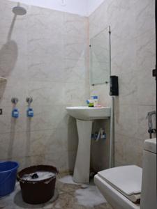 Common Bathroom Image of 220 Sq.ft 1 RK Builder Floor for rent in Sector 63 A Noida for Rs. 11000