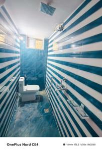 Bathroom Image of 720 Sq.ft 1 BHK Independent House for rent in Kismatpur Hyderabad for Rs. 13000