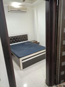 Bedroom Image of 800 Sq.ft 2 BHK Builder Floor for rent in Preet Vihar New Delhi for Rs. 25000
