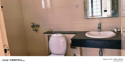 Bathroom Image of 2000 Sq.ft 4 BHK Independent House for rent in Vatika India Next, Sector 82 Gurgaon for Rs. 35000