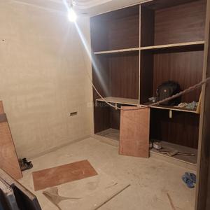 Bedroom Image of 1050 Sq.ft 3 BHK Apartment / Flat for sale in Shalimar Bagh New Delhi for Rs. 20000000