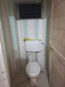 Bathroom Image of 1000 Sq.ft 2 BHK Apartment / Flat for rent in Shivaji Nagar Nagpur for Rs. 18000