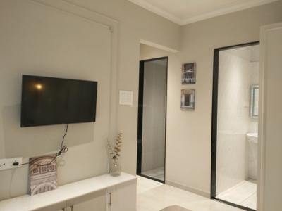 Bedroom Image of 980 Sq.ft 2 BHK Apartment / Flat for sale in K Raheja Raheja Reserve, Hadapsar Pune for Rs. 11000000