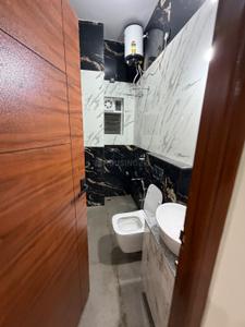 Bathroom Image of 900 Sq.ft 2 BHK Builder Floor for rent in Kadugodi Industrial Area Bengaluru for Rs. 26000