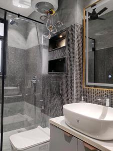 Common Bathroom Image of 2000 Sq.ft 3 BHK Builder Floor for sale in Anant Raj Estate, Kadarpur Gurgaon for Rs. 33000000