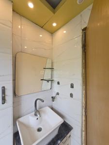 Bathroom Image of 1200 Sq.ft 2 BHK Apartment / Flat for rent in Panchsheel Park New Delhi for Rs. 95000