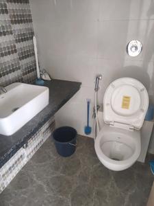 Bedroom Two Image of 900 Sq.ft 2 BHK Apartment / Flat for sale in  Kailash Tower, Powai Mumbai for Rs. 17000000