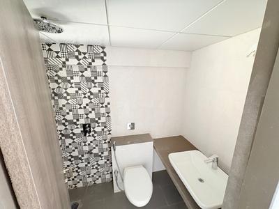 Bathroom Image of 1405 Sq.ft 3.5 BHK Apartment / Flat for sale in Bramha The Collection, Wadgaon Sheri Pune for Rs. 25000000