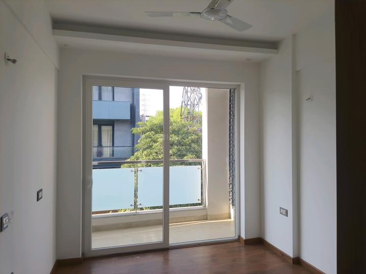 DLF phase 2 N block Main Image 1