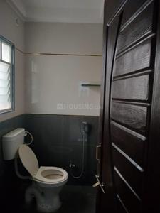 Bathroom Image of 750 Sq.ft 2 BHK Independent House for rent in Independent House, Uruli Devachi Pune for Rs. 9000