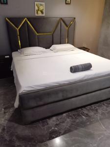 Bedroom Image of 3250 Sq.ft 4 BHK Builder Floor for rent in Sector 47 Noida for Rs. 150000
