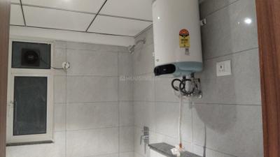 Image of 850 Sq.ft 1.5 BHK Studio for rent in Godrej Golf Links Villas, Jaypee Greens, Greater Noida for Rs. 40000