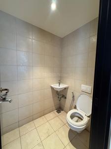 Bathroom Image of 2800 Sq.ft 3.5 BHK Apartment / Flat for sale in Panchshil Towers, Kharadi Pune for Rs. 44000000