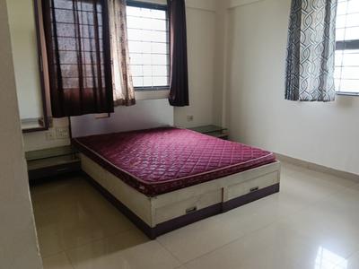 Bedroom Image of 950 Sq.ft 2 BHK Apartment / Flat for rent in Magarpatta Iris, Magarpatta City Pune for Rs. 36000