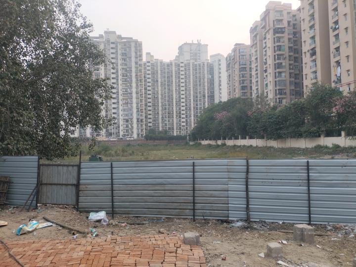 Sector 76 Main Image 1