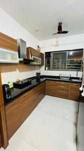 Kitchen Image of 650 Sq.ft 1 BHK Apartment / Flat for rent in Landmark Garden, Kalyani Nagar Pune for Rs. 40000