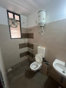 Bathroom Image of 1700 Sq.ft 3 BHK Apartment / Flat for rent in Sagar Lifestyle Towers, Salaiya Bhopal for Rs. 19000