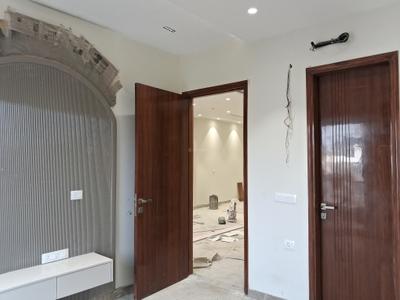Bedroom Image of 1800 Sq.ft 3 BHK Builder Floor for sale in Paschim Vihar New Delhi for Rs. 37500000
