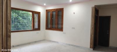Bedroom Image of 2000 Sq.ft 4 BHK Builder Floor for rent in Sector 112 Noida for Rs. 55000