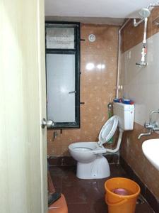 Common Bathroom One Image of 900 Sq.ft 2 BHK Apartment / Flat for rent in Haware Citi, Kasarvadavali Thane for Rs. 19250