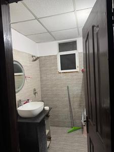 Bathroom Image of 1317 Sq.ft 2.5 BHK Apartment / Flat for sale in Golfgreen Elite Homz, Sector 77 Noida for Rs. 17500000