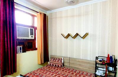 Bedroom Image of West Delhi Girls PG in Kirti Nagar, New Delhi