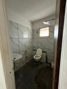 Bathroom Image of 650 Sq.ft 1 BHK Apartment / Flat for rent in Vallabh Vidhyanagar Anand for Rs. 11000