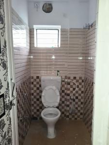 Bathroom Image of 1250 Sq.ft 3 BHK Apartment / Flat for rent in Mahakal Savitri Apartment, Benachity Durgapur for Rs. 17000